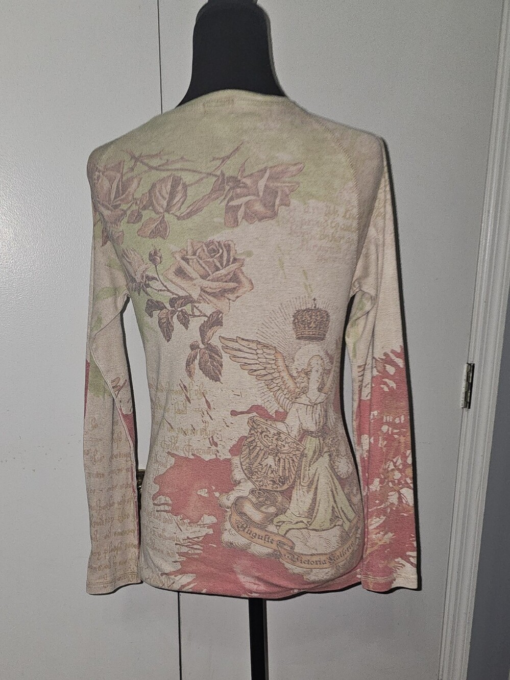 ONE WORLD Y2k Long Sleeve Henley Top in Pink and Cream Angels & Roses Sz Med - Picture 2 of 6